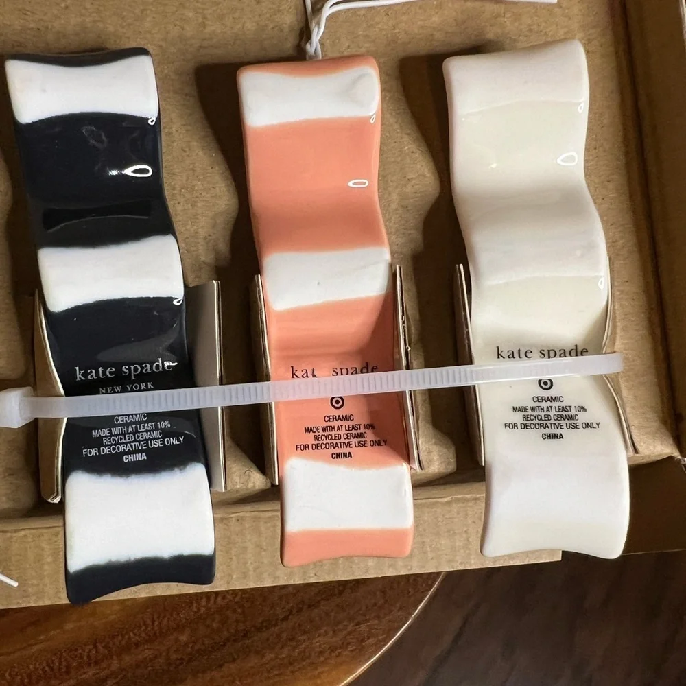 ⭐️ Kate Spade NWT 4pc Place Cards & Ceramic Holders